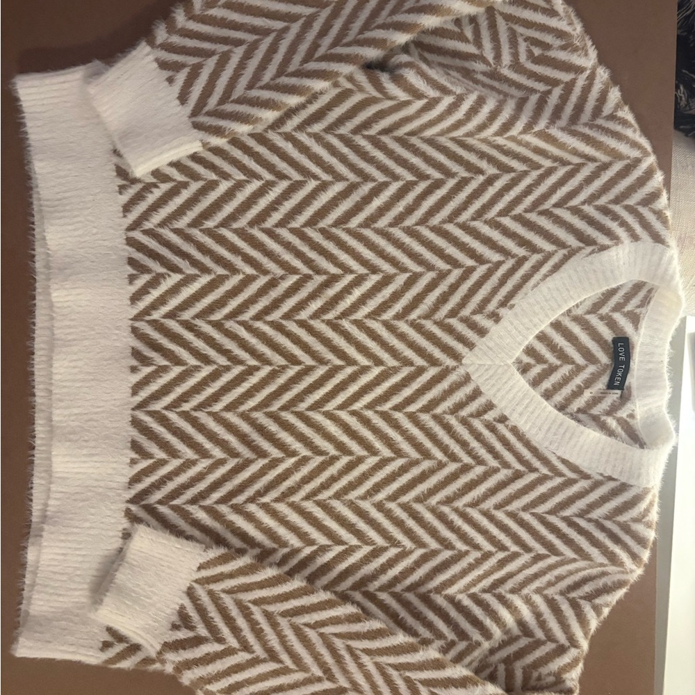 Love Token V-Neck Sweater - White and Brown Chevron